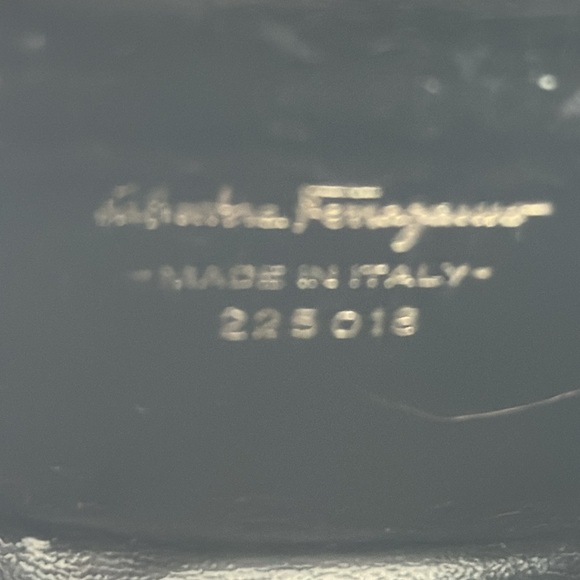 Black Leather Ferragamo Coin Purse - Picture 9 of 10